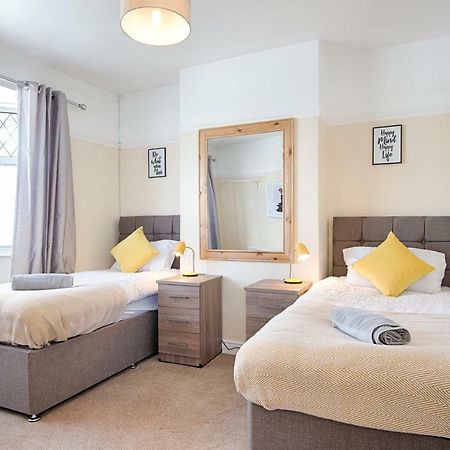 Off Road Parking, Garden, Tv In Every Room Swansea Exteriör bild
