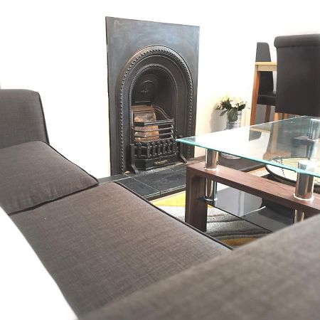 Off Road Parking, Garden, Tv In Every Room Swansea Exteriör bild