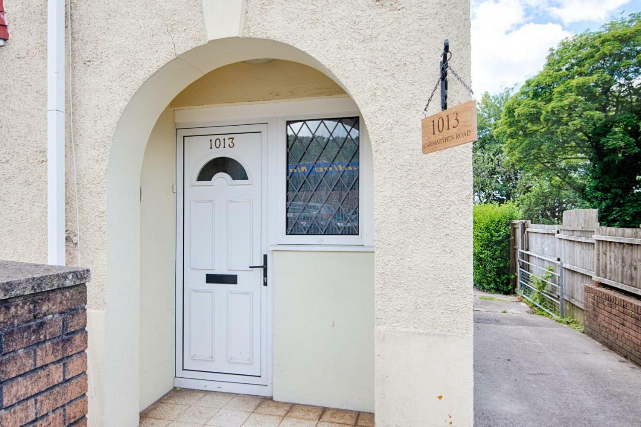 Off Road Parking, Garden, Tv In Every Room Swansea Exteriör bild