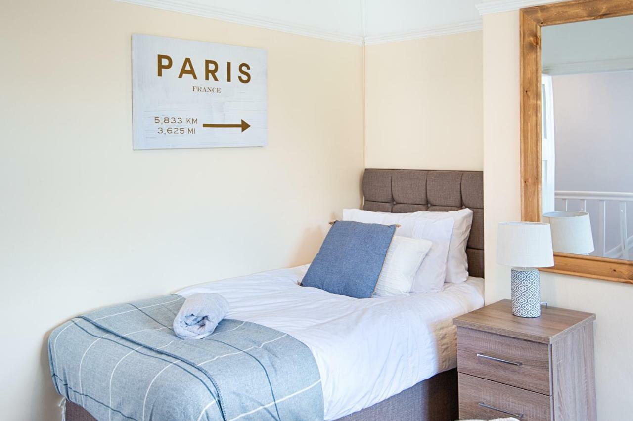 Off Road Parking, Garden, Tv In Every Room Swansea Exteriör bild