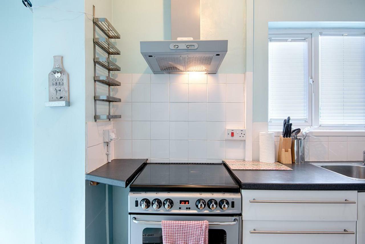 Off Road Parking, Garden, Tv In Every Room Swansea Exteriör bild