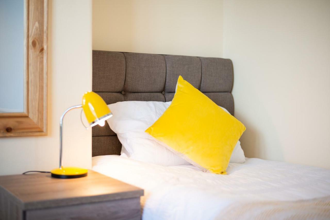 Off Road Parking, Garden, Tv In Every Room Swansea Exteriör bild