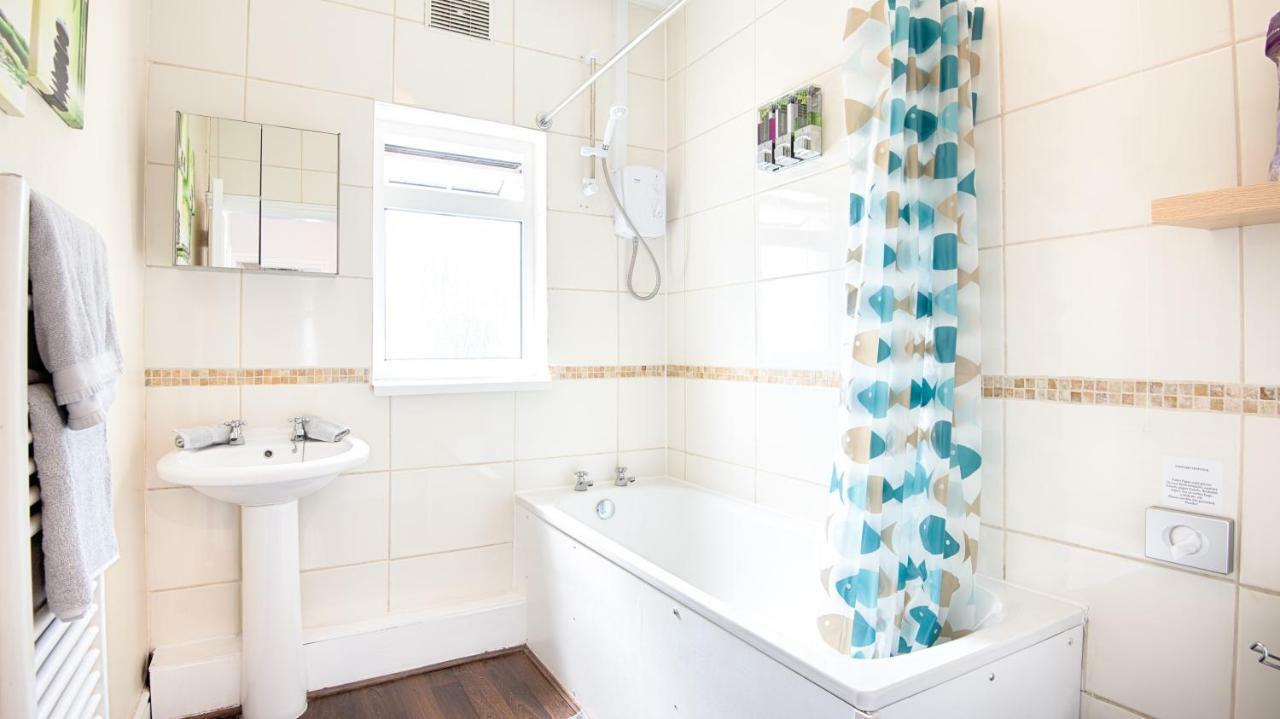 Off Road Parking, Garden, Tv In Every Room Swansea Exteriör bild