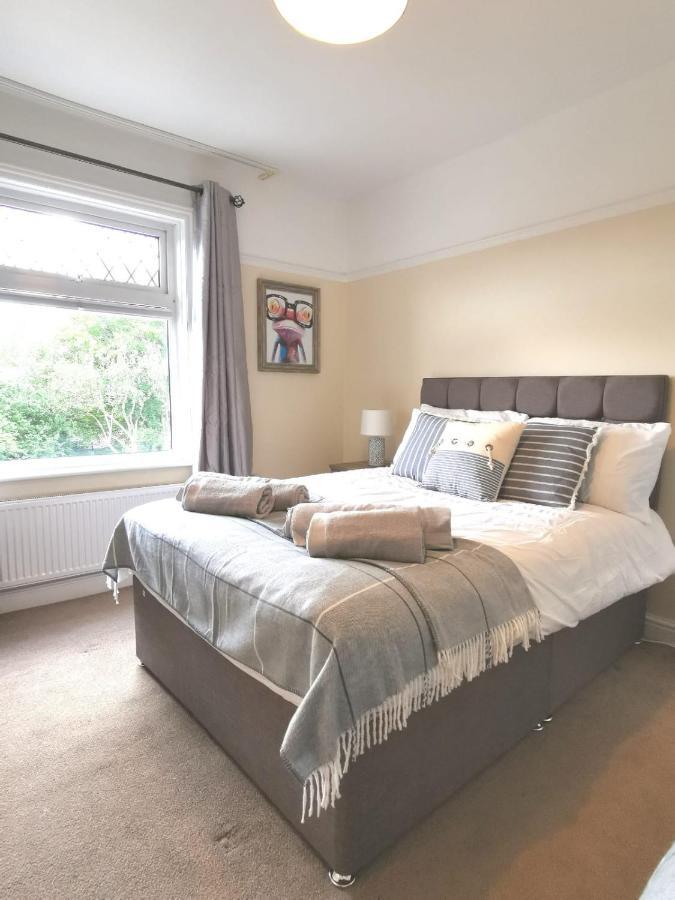 Off Road Parking, Garden, Tv In Every Room Swansea Exteriör bild